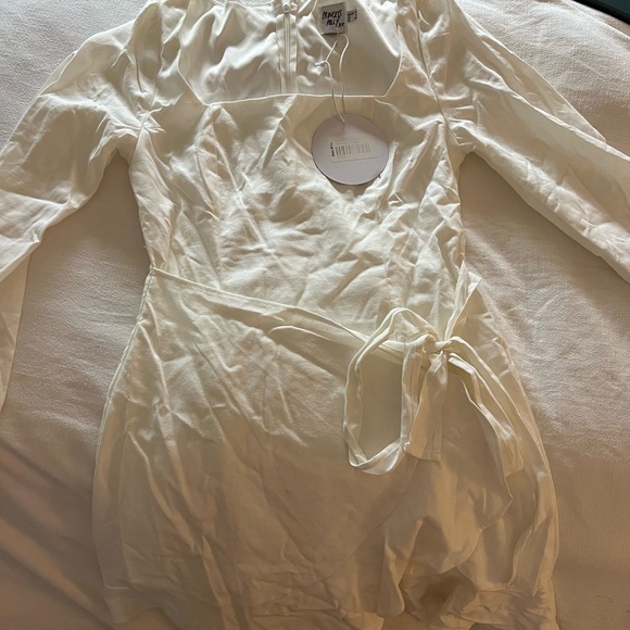 BRAND NEW Princess Polly White Wrap Dress - Picture 3 of 4
